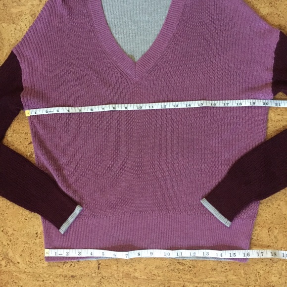 Splendid Cashmere Viscose Blend Ribbed V-neck Color Block Oversized Sweater Sz S - Picture 9 of 11